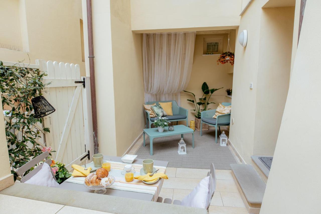 Il Cortile Di Elisa & Our Flats Bed & Breakfast Lucca Eksteriør bilde